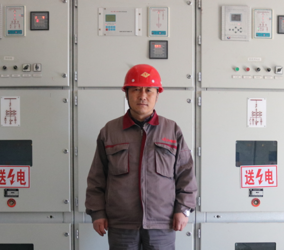 重山工匠   赤峰鵬峰化工副主任  崔立標