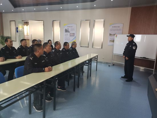 總務處開展安保人員技能培訓