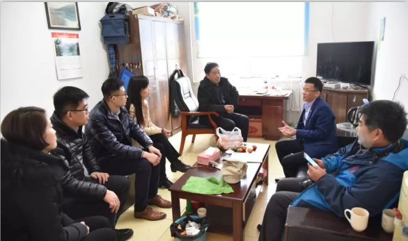 集團(tuán)運(yùn)營中心開展敬老公益行活動(dòng)