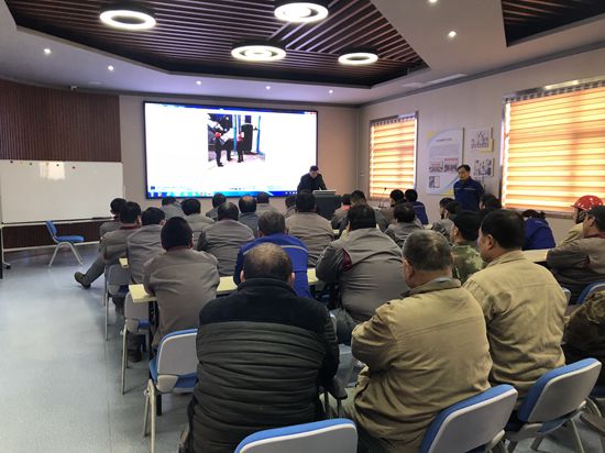 魯中水泥組織“春節(jié)安全教育”培訓